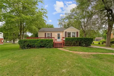 13201 E 39th St, Independence, MO 64055