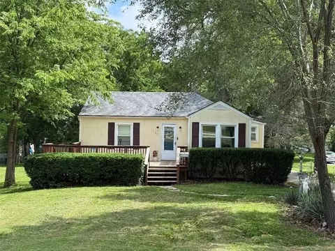 13201 E 39th St, Independence, MO 64055