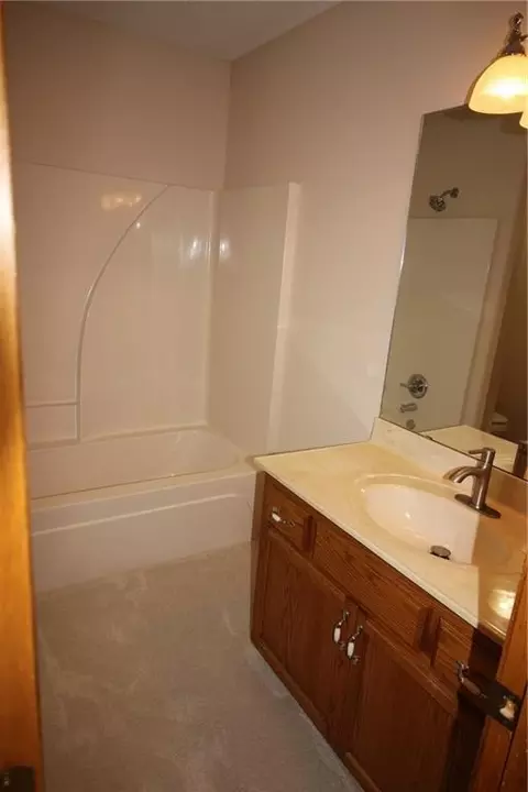 Bath - 17009 E 46th Street Ct, Independence, MO 64055 photo 4 of 4