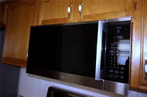 Kitchen - 17009 E 46th Street Ct, Independence, MO 64055 photo 4 of 7