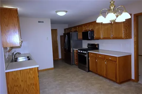 Kitchen - 17009 E 46th Street Ct, Independence, MO 64055 photo 7 of 7