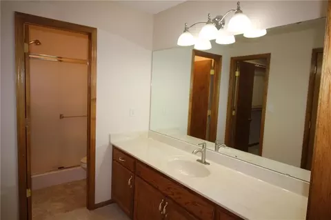 Bath - 17009 E 46th Street Ct, Independence, MO 64055 photo 1 of 4