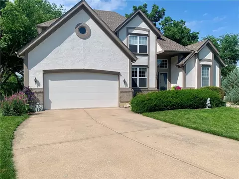 12709 S Hagan Ct, Olathe, KS 66062