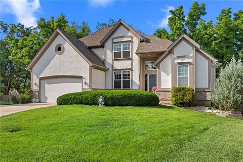 12709 S Hagan Ct, Olathe, KS 66062