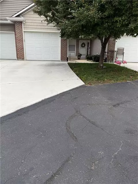 3529 NE Austin Dr, Lees Summit, MO 64064