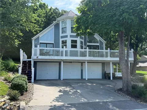35 X St, Lake Lotawana, MO 64086