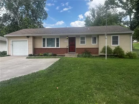 1717 4th St, Platte City, MO 64079