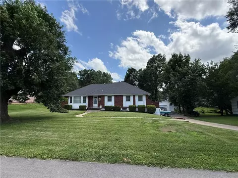 11805 E 48th St, Kansas City, MO 64133