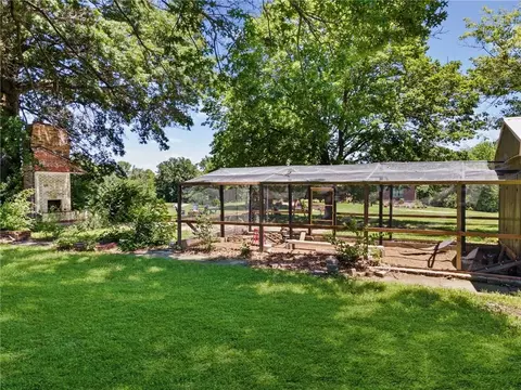 Exterior - 8686 SE 69 Hwy, Cameron, MO 64429 photo 7 of 12