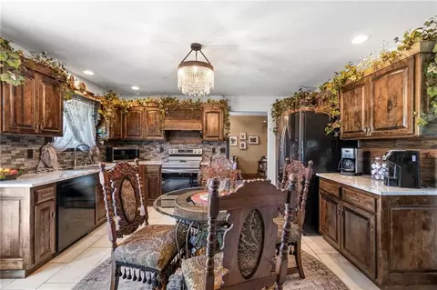 Kitchen - 8686 SE 69 Hwy, Cameron, MO 64429 photo 1 of 4