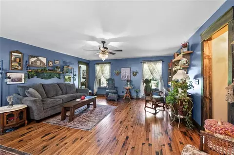 Living - 8686 SE 69 Hwy, Cameron, MO 64429 photo 4 of 5