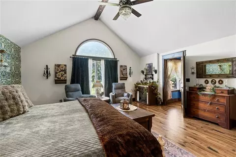 Bedroom - 8686 SE 69 Hwy, Cameron, MO 64429 photo 6 of 11