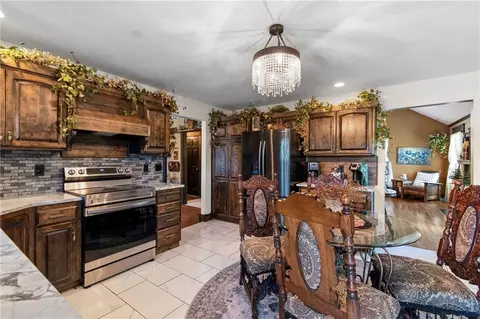 Kitchen - 8686 SE 69 Hwy, Cameron, MO 64429 photo 2 of 4