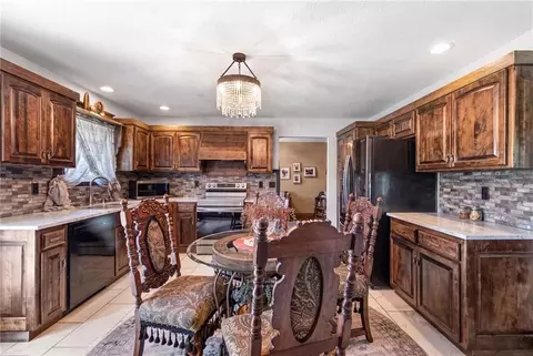 Kitchen - 8686 SE 69 Hwy, Cameron, MO 64429 photo 4 of 6
