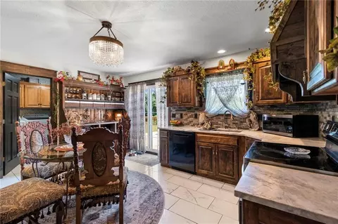 Kitchen - 8686 SE 69 Hwy, Cameron, MO 64429 photo 3 of 4