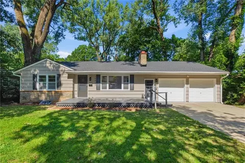 10420 Palmer Ave, Kansas City, MO 64134