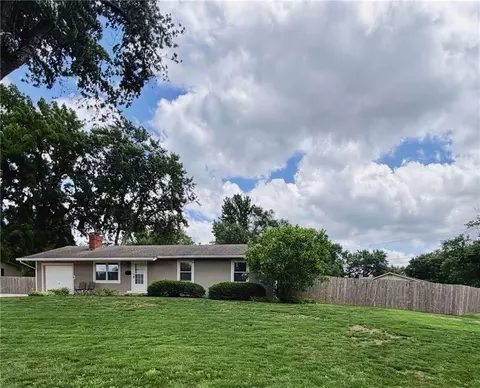11935 W 70th St, Shawnee, KS 66216