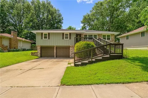 7401 NW 77th Ter, Kansas City, MO 64152