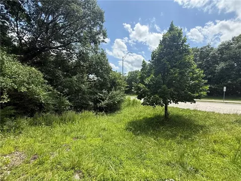 4717 NW Northwood Rd, Riverside, MO 64150