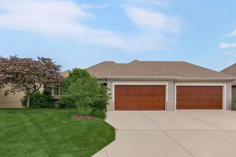 13112 W 170th St, Overland Park, KS 66221