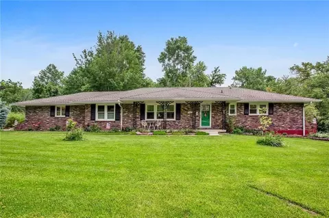 2400 W 103rd St, Leawood, KS 66206