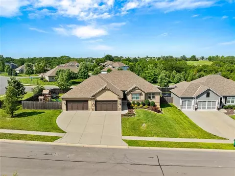 9300 SW Tsunami Ct, Lees Summit, MO 64064