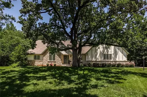 1300 E South St, Harrisonville, MO 64701