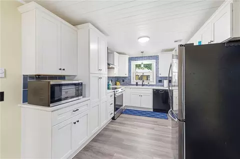 Kitchen - 8200 E 189th Ter, Belton, MO 64012 photo 1 of 3