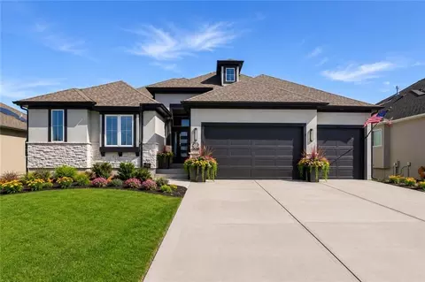 17235 S Allman Rd, Olathe, KS 66062