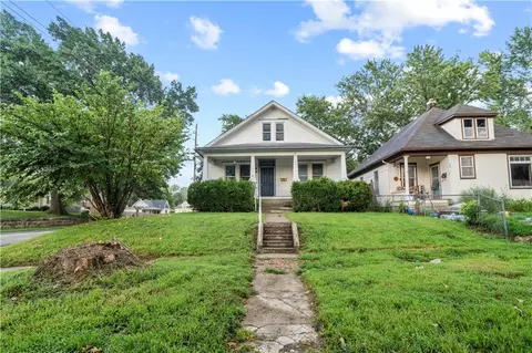 901 9th Ave, Leavenworth, KS 66048