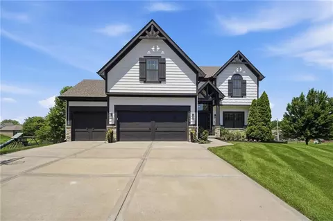 10365 N Skiles Ct, Kansas City, MO 64157