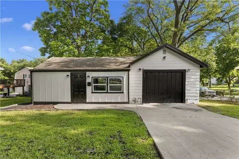 1401 NE 70th Ter, Gladstone, MO 64118