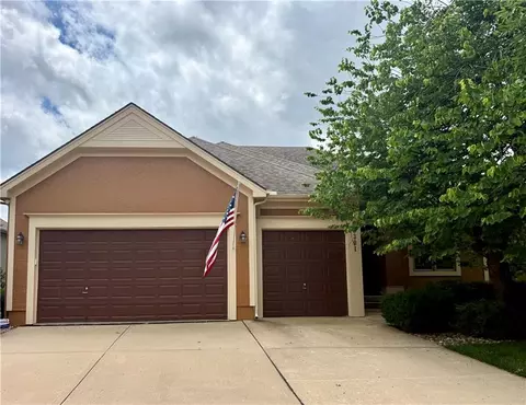 8301 W 157th St, Overland Park, KS 66223