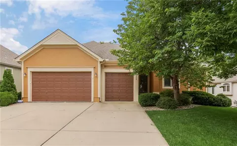 8301 W 157th St, Overland Park, KS 66223
