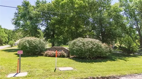View/Area - 1748 E 800th Rd, Lawrence, KS 66049 photo 1 of 11