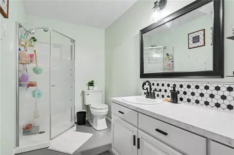 Bath - 1748 E 800th Rd, Lawrence, KS 66049 photo 2 of 2