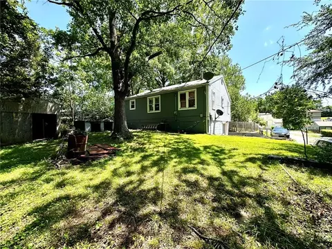 Exterior - 4322 Oakland Ave, Kansas City, KS 66102 photo 5 of 6