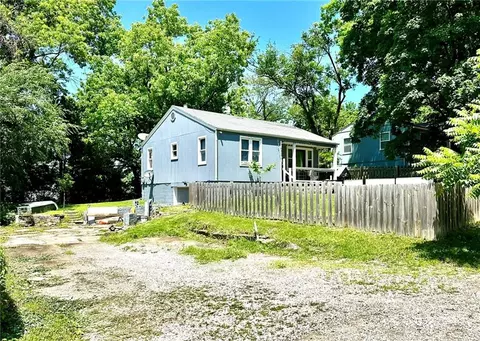 Exterior - 4322 Oakland Ave, Kansas City, KS 66102 photo 1 of 6