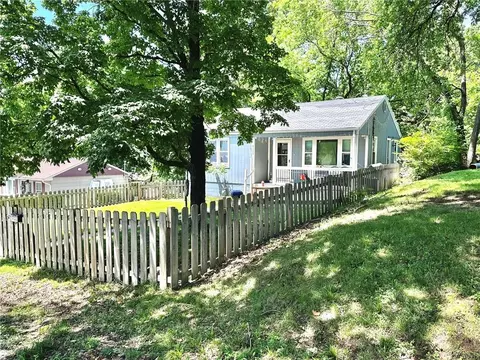 Exterior - 4322 Oakland Ave, Kansas City, KS 66102 photo 3 of 6