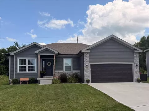 1203 SW Burns Cir, Oak Grove, MO 64075