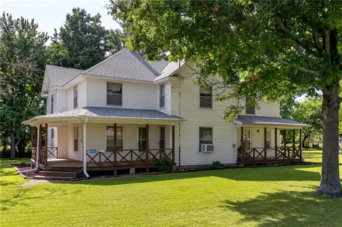 Exterior - 406 N Center Ave, Parker, KS 66072 photo 1 of 8