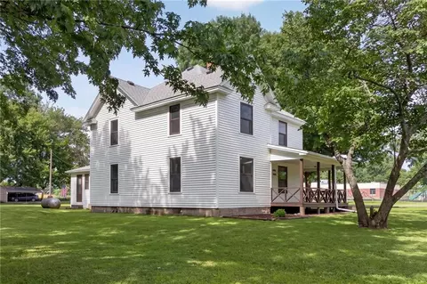 Exterior - 406 N Center Ave, Parker, KS 66072 photo 8 of 8