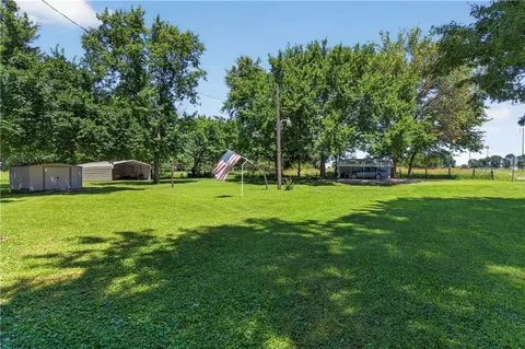 Exterior - 406 N Center Ave, Parker, KS 66072 photo 4 of 8