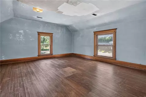 Bedroom - 406 N Center Ave, Parker, KS 66072 photo 13 of 14
