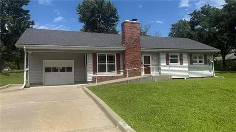809 Anderson St, Warrensburg, MO 64093