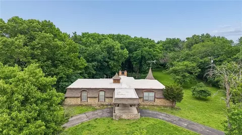 24356 W 55 St, Shawnee, KS 66226