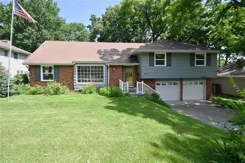 1710 NE 68th St, Kansas City, MO 64118