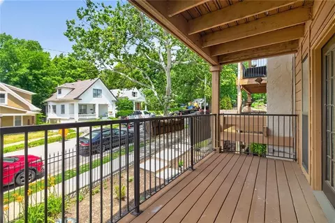 4727 Jarboe St #104, Kansas City, MO 64112