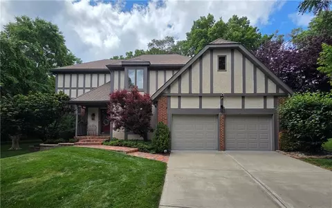7616 Slater St, Overland Park, KS 66204