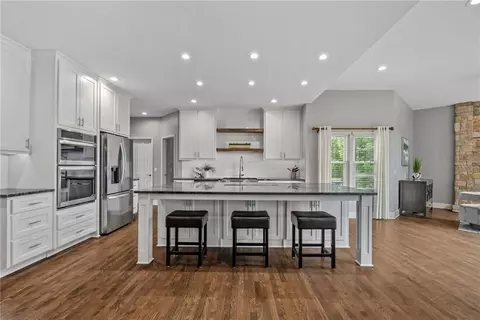 5307 W 165th Ter, Overland Park, KS 66085